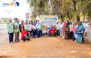 MISE EN TERRE DE PLANS DE COCOTIERS (101)